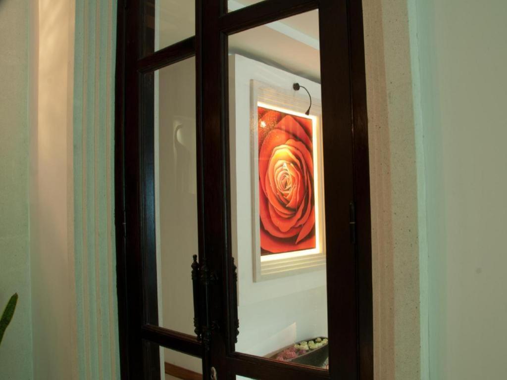 La Rose Hotel Boutique y Spa Phnom Penh Exterior foto