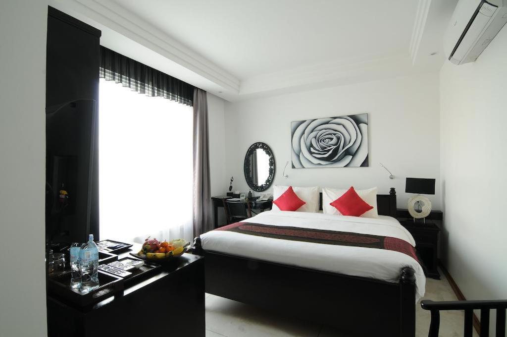 La Rose Hotel Boutique y Spa Phnom Penh Exterior foto